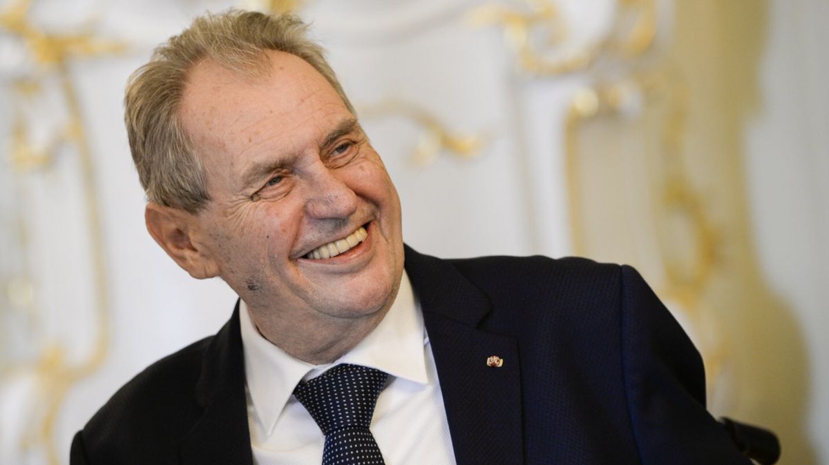 Prezident Miloš Zeman opouští nemocnici, jede do Lán